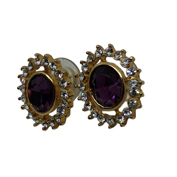 TRIFARI 1990s GOLDTONE, AMETHYST GLASS & WHITE RHINESTONE EARRINGS - Picture 4 of 6